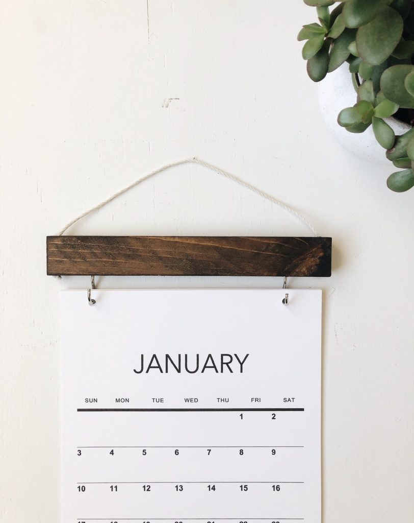Minimalistic wood calendar by ninasprojects on Etsy