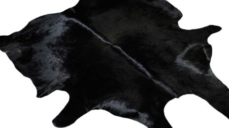 Alfombra de piel de vaca negra