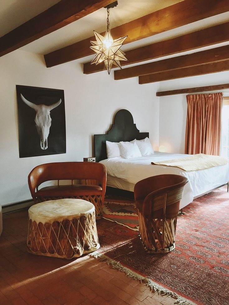 Texans Open Santa Fe Hotel With New Design and Vintage Charm